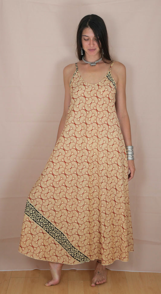 Robe Kala Lotus Rouge